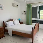 William And Emily Appartement Polis