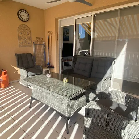 Apartment William And Emily Polis