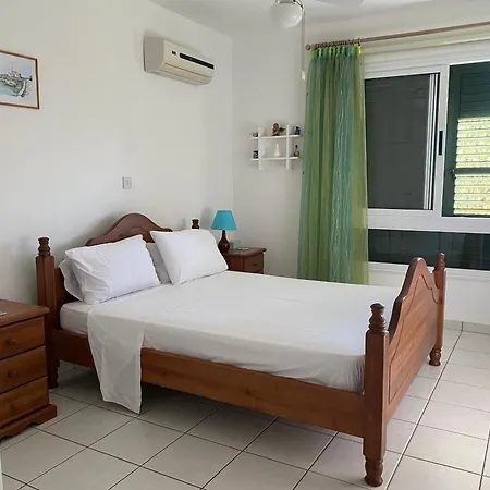 William And Emily Apartament Polis